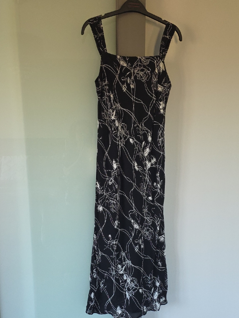 Linea Domani Size 10 Sleeveless Fully Lined Chiffon Dress